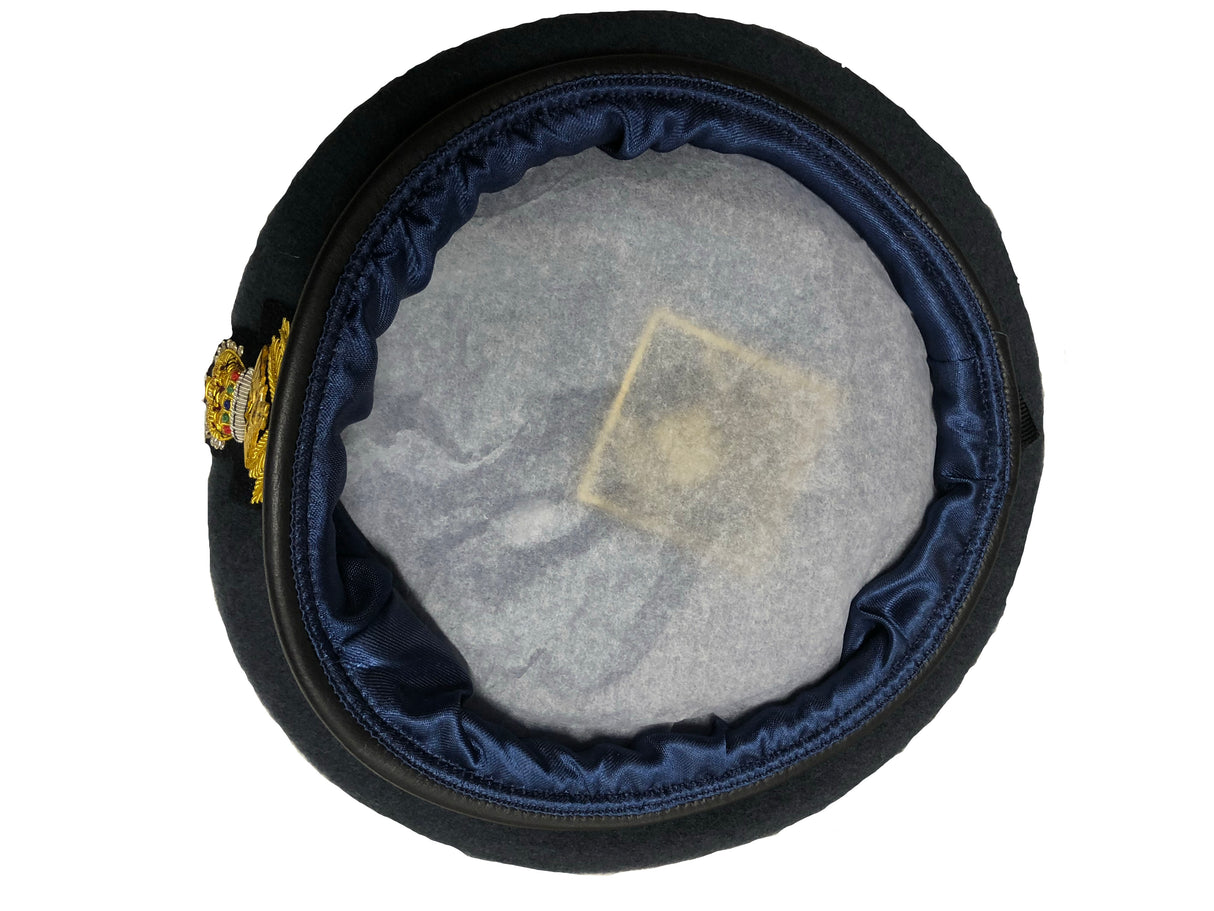 RAF Officer’s beret with badge