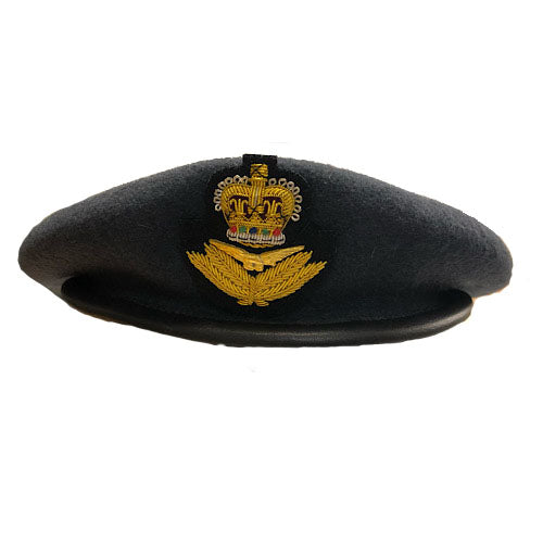 RAF Officer’s beret with badge